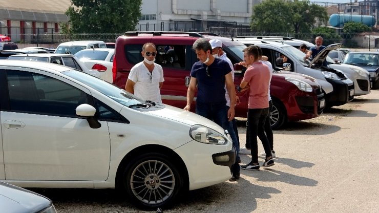 İkinci el oto değil sanki uçak pazarı! Müşteri çok alıcı yok