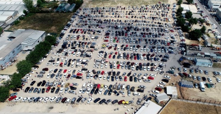 İkinci el oto değil sanki uçak pazarı! Müşteri çok alıcı yok