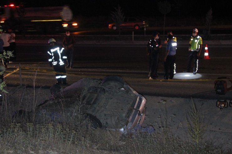 Konya - Karaman yolunda koyuna çarpan otomobil takla attı! Sürücü öldü