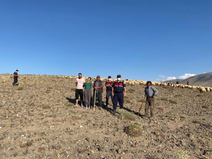 Konya'da kaybolan 300 koyunu jandarma dronu buldu