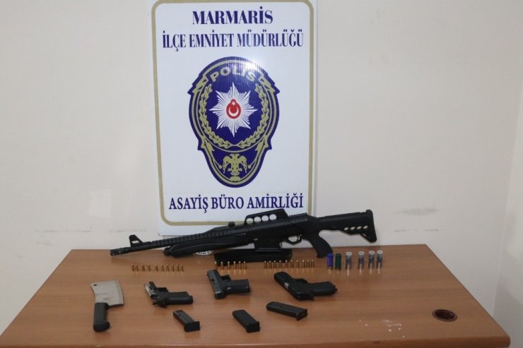 Husumetli esnafların silahlı kavgası görüntülendi