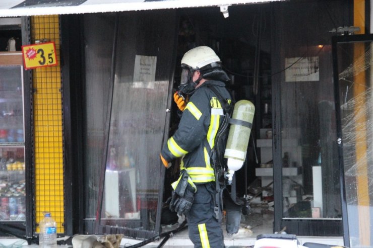 Karaman'da sabaha karşı iş yeri yangını! Büyük çapta maddi hasar oluştu