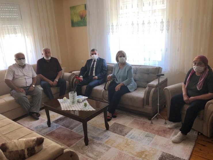 Karaman Valisi Mehmet Alpaslan Işık ve Eşi bayram boyunca ziyaret yaptı