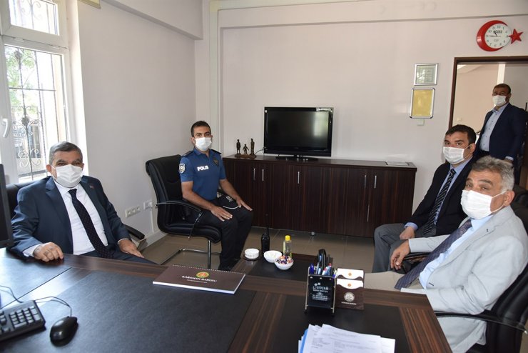 Karaman Valisi Mehmet Alpaslan Işık ve Eşi bayram boyunca ziyaret yaptı