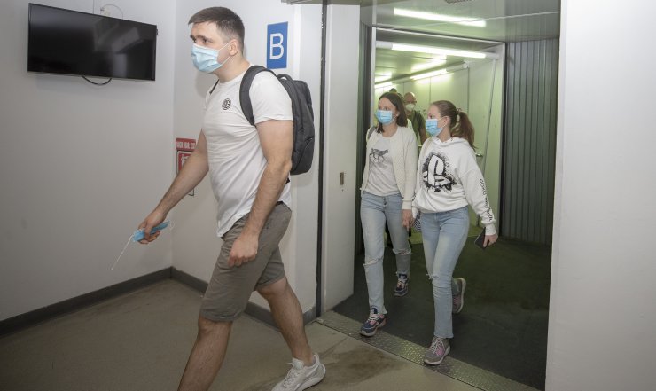 İlk Rus turist kafilesi Antalya'ya indi!