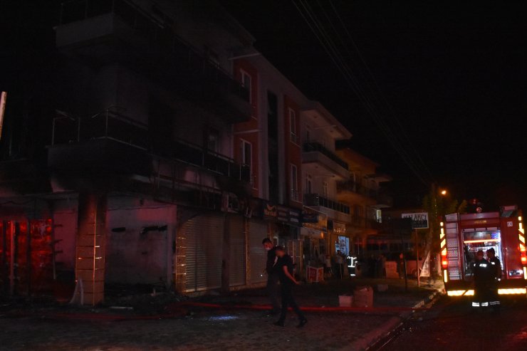 Züccaciye mağazası alev alev yandı