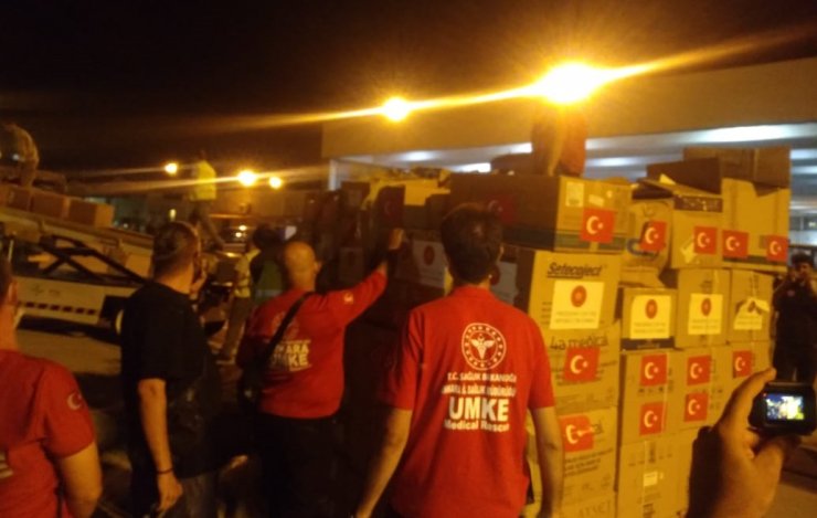 Ankara'dan kalkan tıbbi yardım uçağı Beyrut'a indi