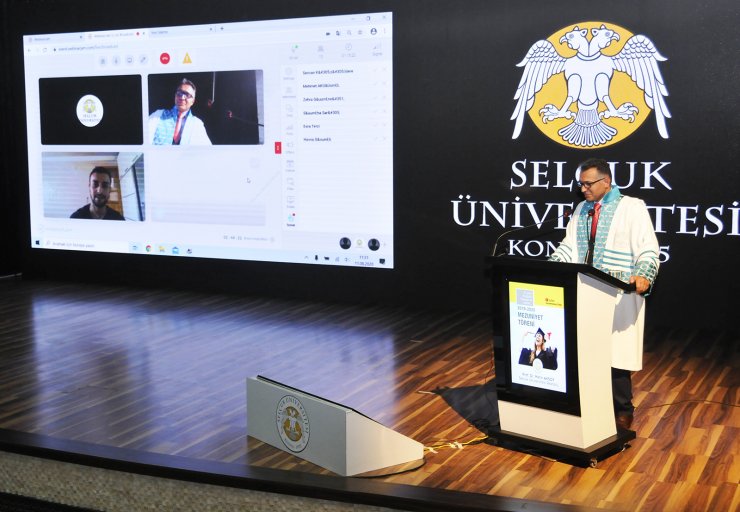 Selçuk Üniversitesi'nin 45'inci yıl mezuniyet töreni salgın tedbirleriyle yapıldı