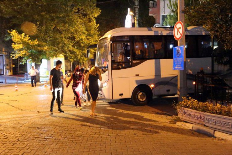Fuhuş operasyonunda yakalanan 19 kadından 17'si sınır dışı edilecek