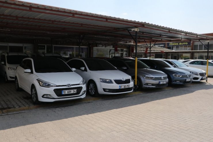 İkinci el otomobil piyasasında yangın sönecek gibi görünmüyor!