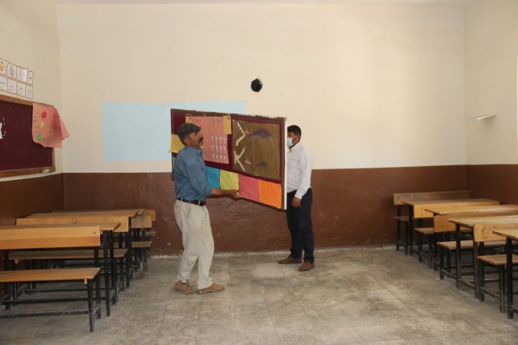 Konyalı öğretmenden örnek davranış! Kitabının geliriyle Van ve Muş'ta köy okullarını onardı