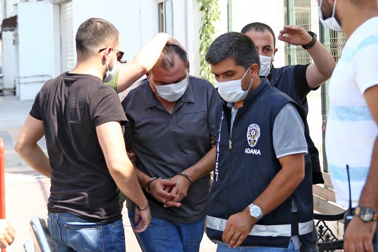 Öldürdüğü anne ve kardeşi defnedilirken Hatay Vali Yardımcısı adliyeye sevk edildi