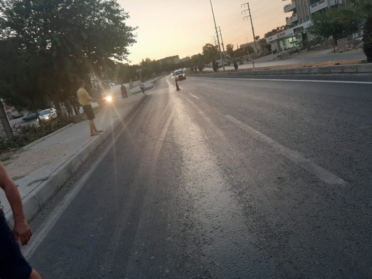 Yola dökülen yağ kazaları peş peşe getirdi