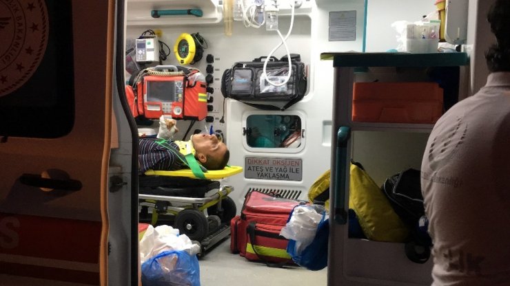 Zihinsel engelli genç 3’üncü kattan atladı! Yoldan geçen vatandaş tuttu