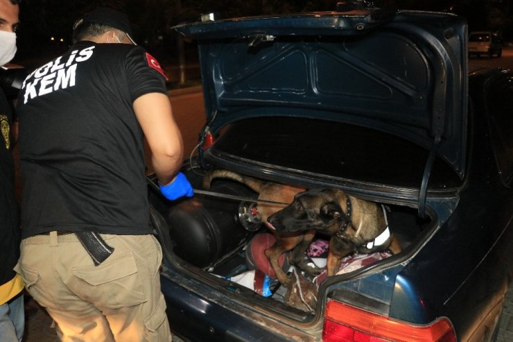 Adana’da dev asayiş uygulaması! 2 bin 450 polis didik didik aradı