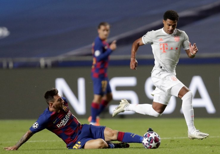 Bayern Münih Barcelona'yı 8-2'lik farkla yenerek tur atladı
