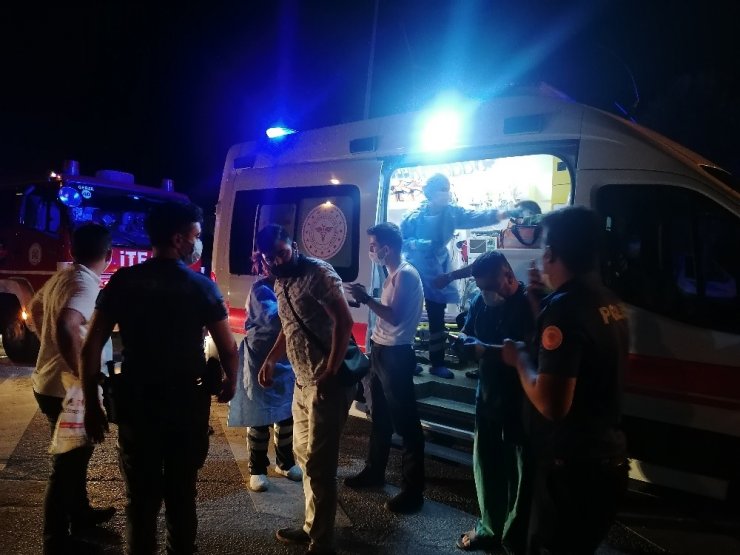 Güvenlik görevlilerini taşıyan servis devrildi! 6 yaralı