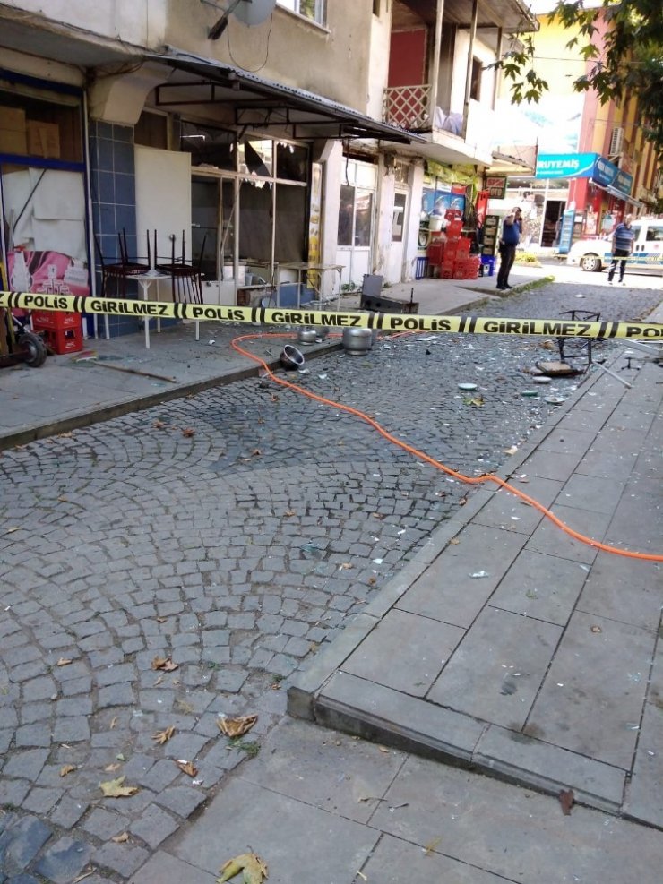 Lokanta sahibi ocağı yakmaya çalışırken ortalık savaş alanına döndü