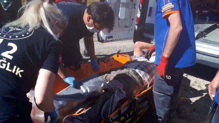 Uçuruma yuvarlanan çoban 6 saatte kurtarıldı