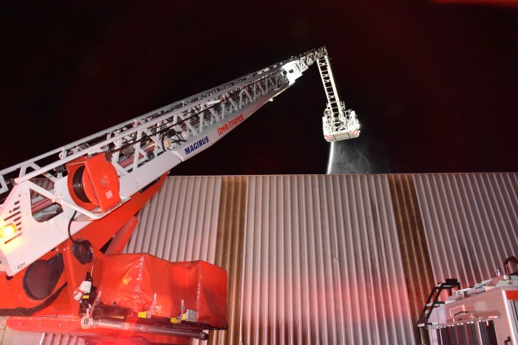 Otomotiv yedek parça fabrikasında çıkan yangın söndürüldü