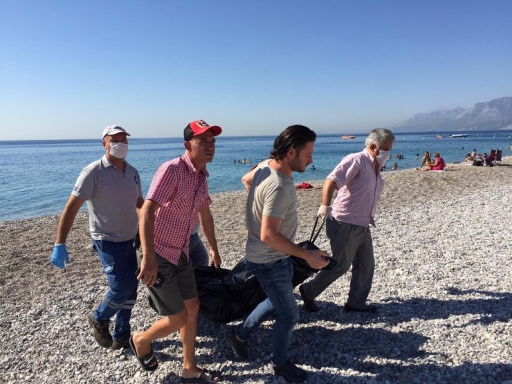 Geriye bastonu ve kıyafetleri kaldı! 85 yaşındaki adam denizden çıkamadı