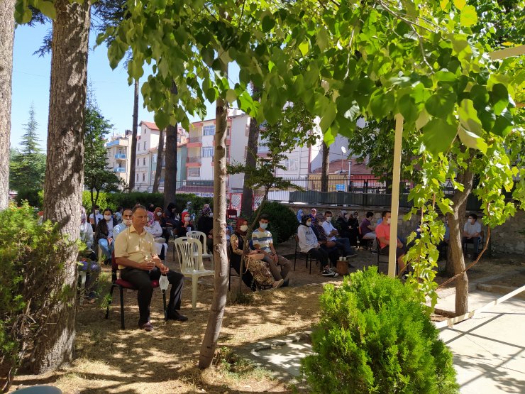 Konya Beyşehir'de fen liselerini kazanan öğrencilere altın ödülü