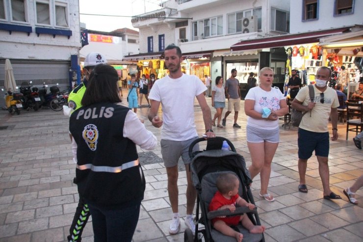 Kuralları unutan turistlere maske uygulaması