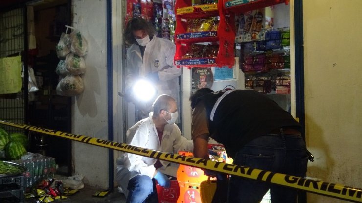 Marketteki alacak verecek kavgası kanlı bitti! 1'i ağır 3 kişi pompalı tüfekle yaralandı