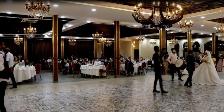 Şanlıurfalı koronavirüs tedbirlerine uymayınca polis ekipleri sokaklara döküldü! Gece gündüz denetim