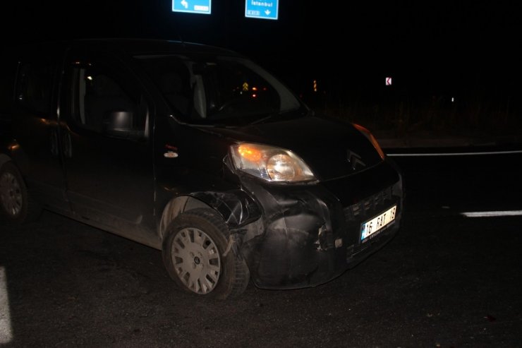 Ereğli'de iki otomobil kavşakta çarpıştı! 1 çocuk yaralandı