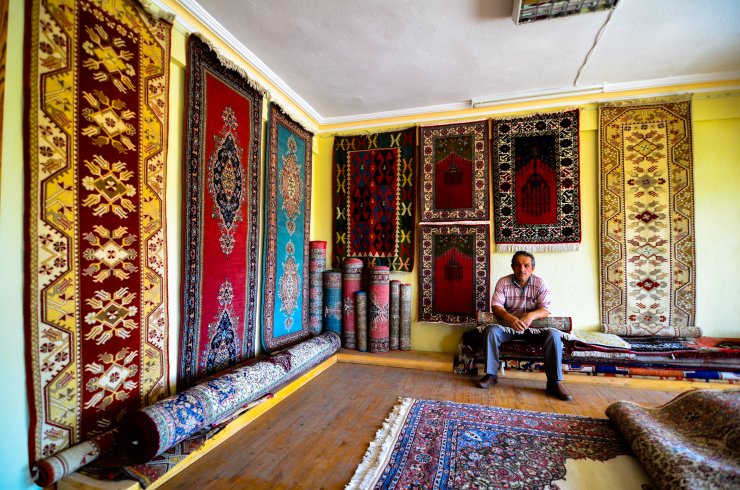 Konya'nın hazinesi Ladik halısını yaşatmaya çalışıyor