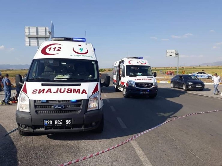 Minibüs ile otomobil kavşakta çarpıştı! 1 kişi öldü 2’si çocuk 8 kişi yaralandı