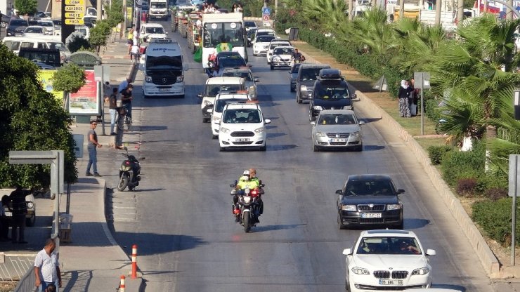 3. Bölgesel LİG'e çıkan takımın maskeli konvoylu lig atlama sevinci