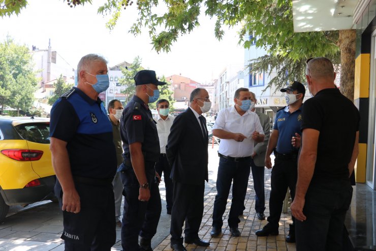 Konya'da koronavirüs tedbirleri artıyor! Beyşehir'de kaymakam ve belediye başkanı denetime çıktı