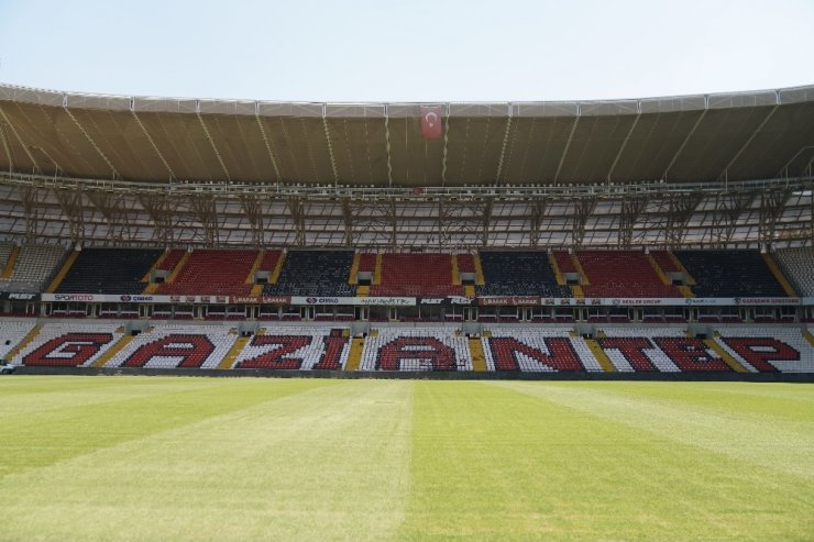 Milli maç heyecanı! Türkiye-Sırbistan maçının oynanacağı şehirde hazırlıklar başladı
