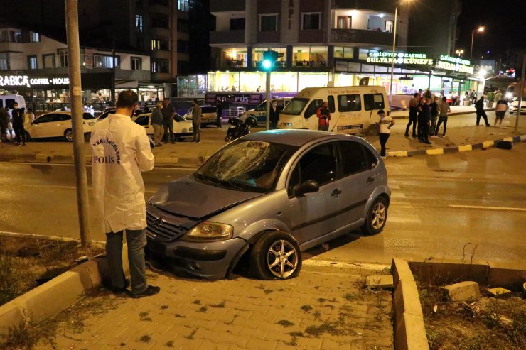 Afgan uyruklu kadının kullandığı motosiklet otomobille çarpıştı! 3 yaralı