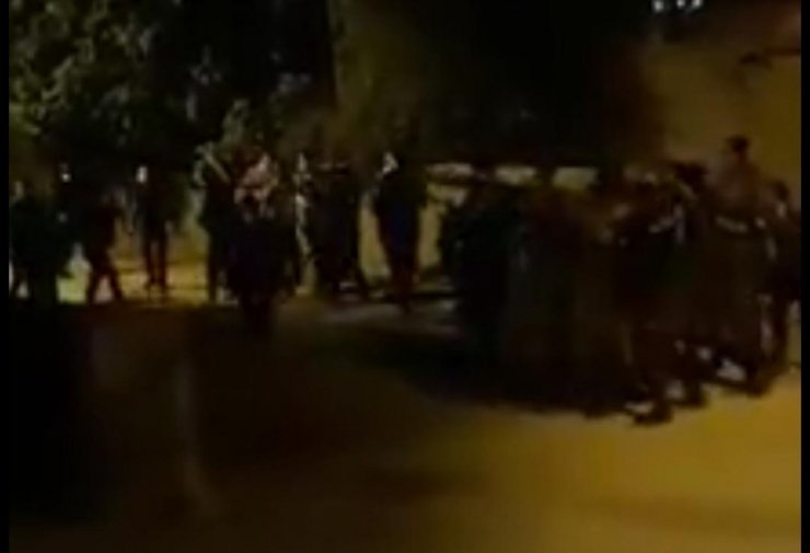 İki ailenin bıçaklı kavgası kanlı bitti! 1 yaralı