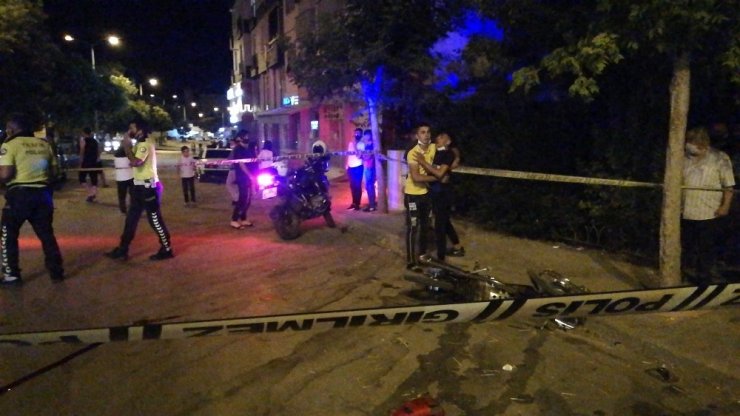 Karaman'da trafik kazası! Arkadaşının başında ‘ölme’ diye feryat etti