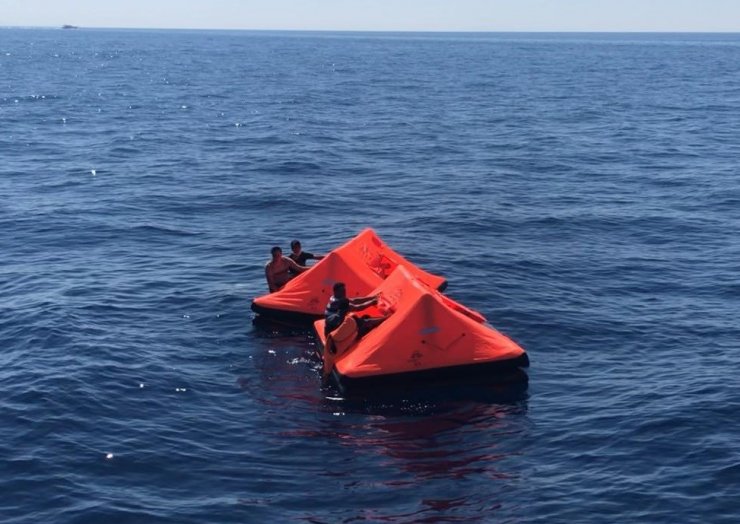 Yunanistan yine ölüme terk etti! Türk kara sularına bırakılan 41 sığınmacı kurtarıldı