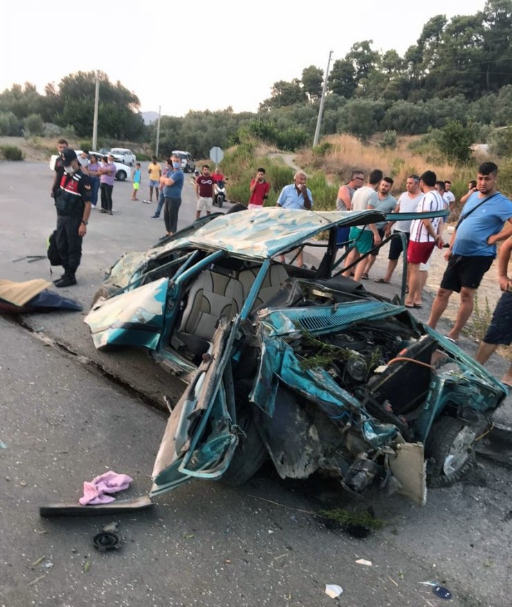 Takla atarak hurdaya dönen otomobilde 3 kişi can verdi