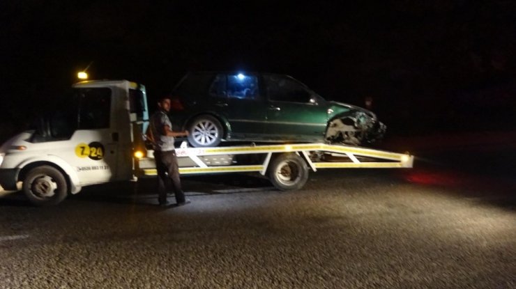 Çift şeritli yolda ters yönde giden araç motosiklete çarptı! 1 yaralı 1 gözaltı