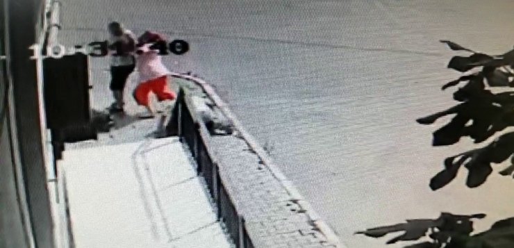 Damadına kurşun yağdıran adam kameralara yakalandı