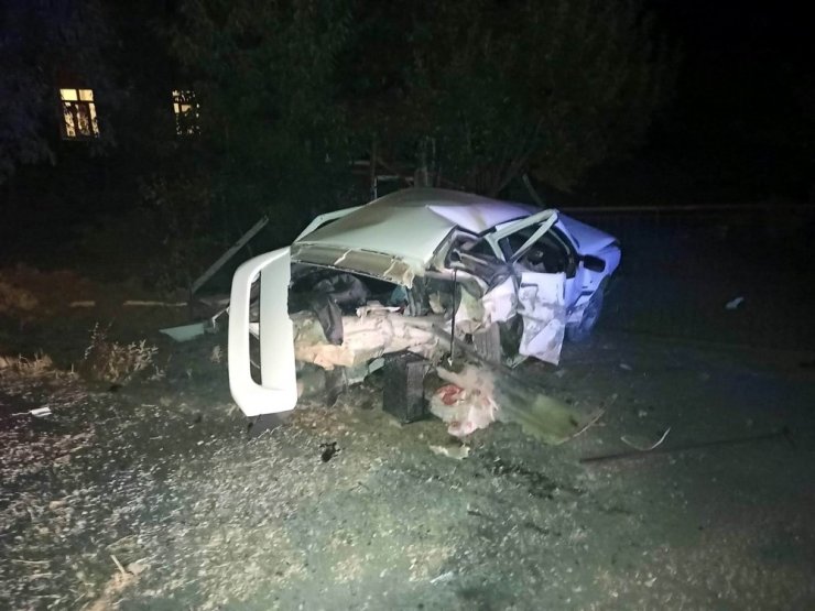 Konya Seydişehir'de otomobil park halindeki araca çarparak hurdaya çevirdi! 1 yaralı