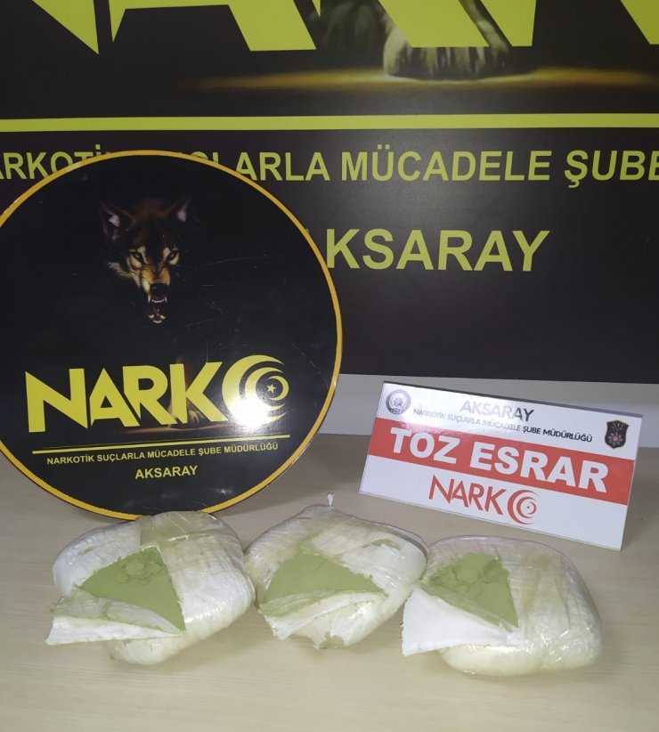 Yolcu otobüsünde 1 kilo esrarla yakalanan 2 kişi tutuklandı