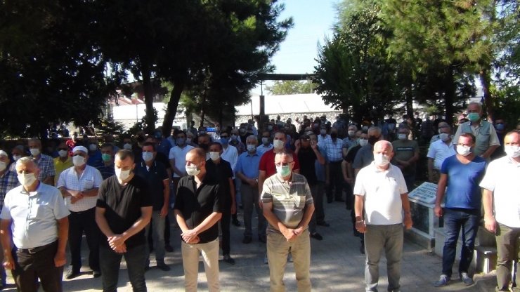 Kovidden hayatını kaybeden gazi Necmeddin Sürer toprağa verildi