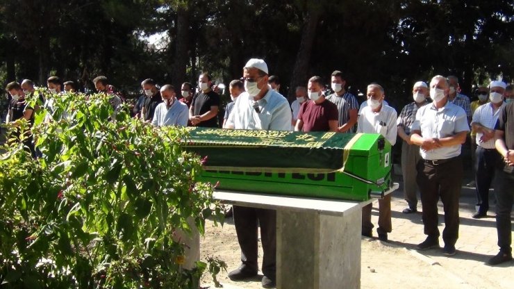 Kovidden hayatını kaybeden gazi Necmeddin Sürer toprağa verildi