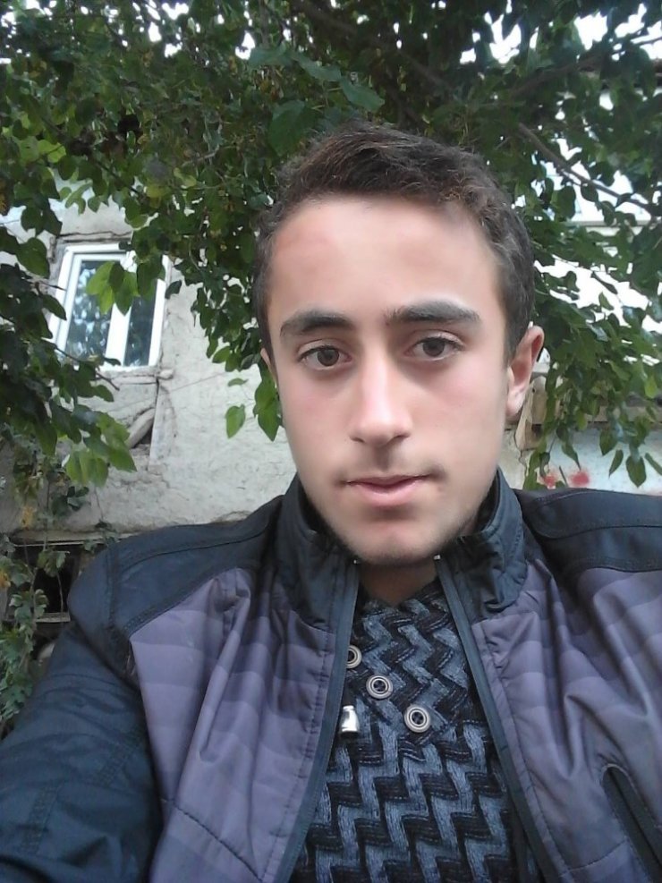 Eğirdir gölüne giren 5 geçten iki kardeş boğularak can verdi