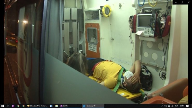 Ticari taksi ve motosiklet kafa kafaya çarpıştı! Sürücü yaralandı