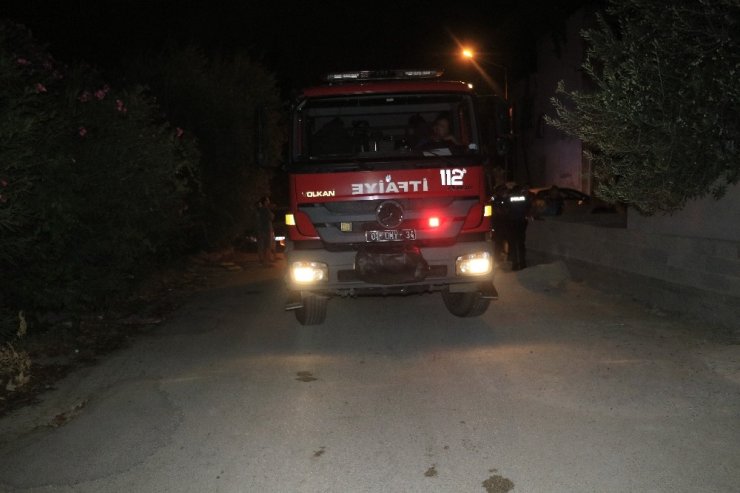 Yanıcı madde döküp evini yakan şahıs hastanelik oldu