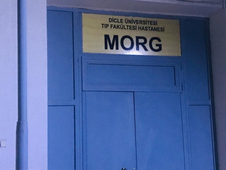 Cezaevinden kaçıp baba evine dönen eşini sokak ortasında öldürdü